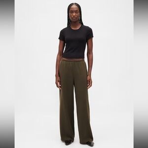 GAP Olive Green Easy Wide-Leg Pant - size M
